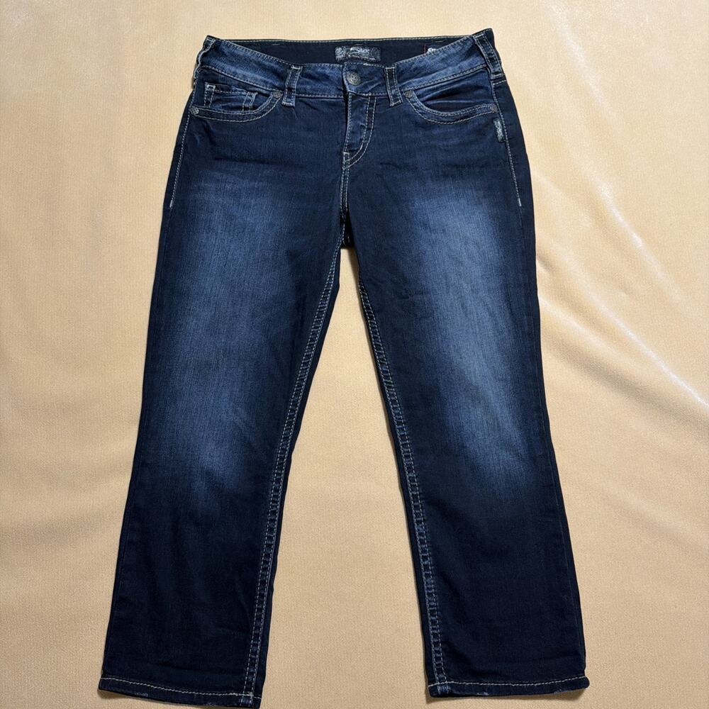 Silver Jeans Women W32/L23
1/2 Dark Wash Suki Mid Capri Fluid Embroidered EUC